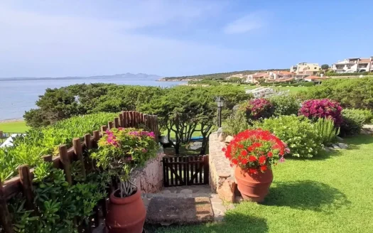 Porto Cervo, Cala del Faro, Villa pied dans l’eau